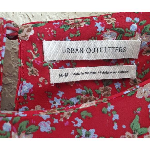 URBAN OUTFITTERS Women's M Dress Red Floral Smocked Elastic Skirt Short Sleeve - Picture 3 of 7